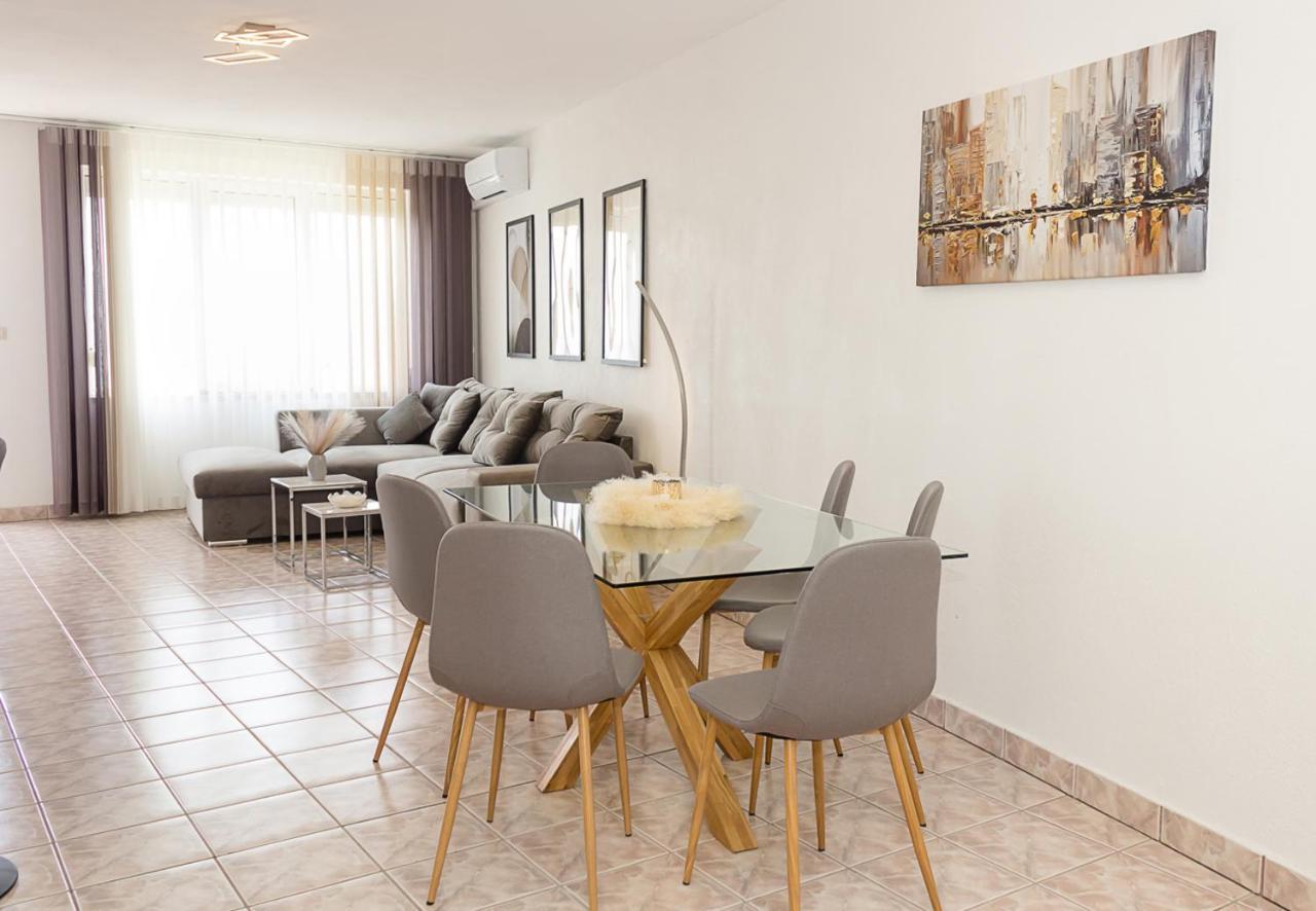 Two Identical Designer 2Bd Flats With Sea View In Balchik By Flat Mаnager Apartment Екстериор снимка